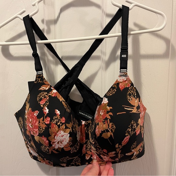 Wire-Free Lightly Lined Print Racerback Bra - Picture 3 of 5